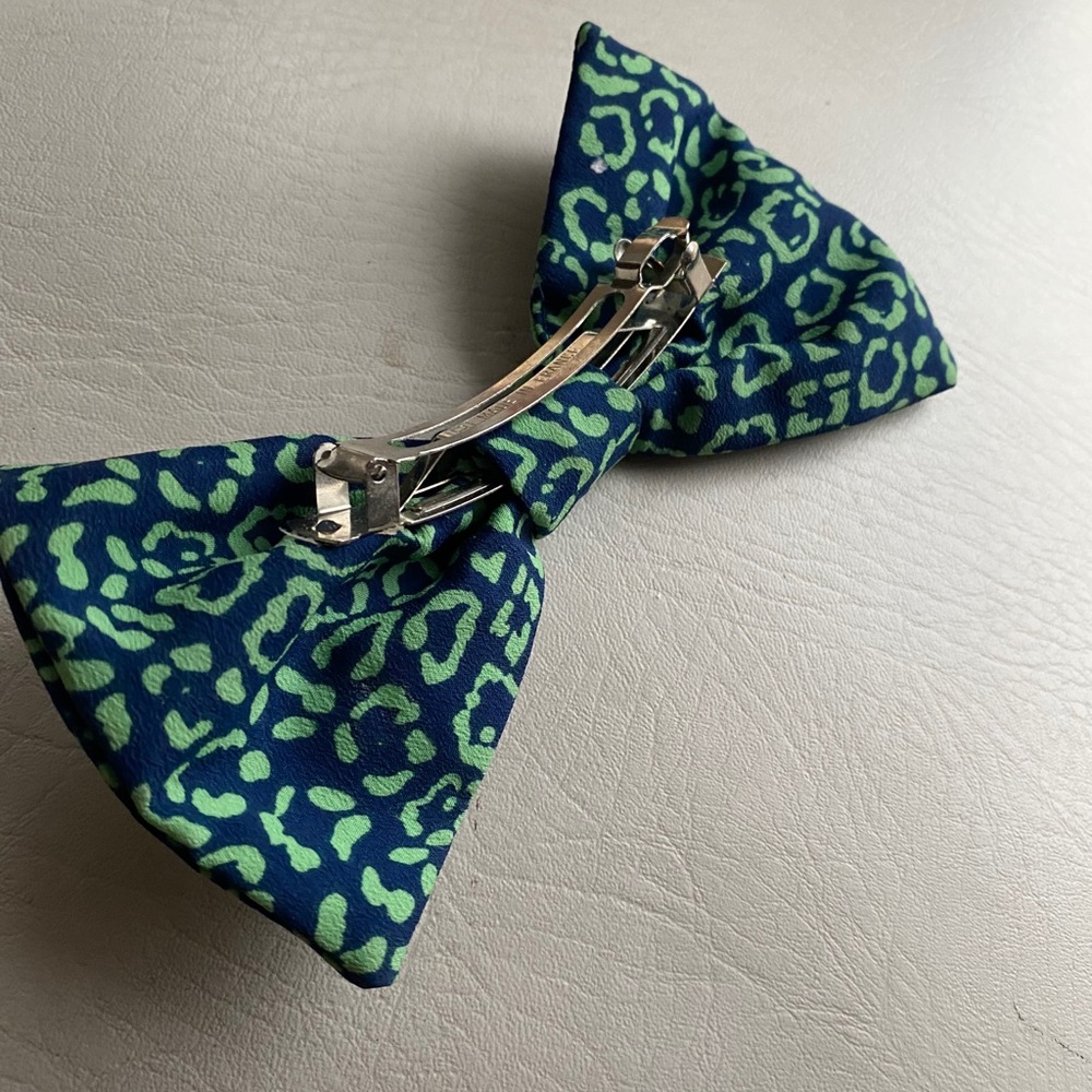 Patterned bow Barrette - Picture 2 of 3